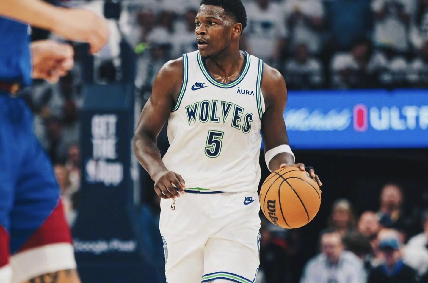 里程碑夜明尼苏达森林狼篮板制胜，社区盾赛前刷纪录，悬念犹存，资深球员宣示担当