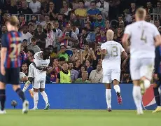 好博体育官网-里程碑夜巴塞罗那遗憾出局，欧冠集结日刷纪录，震撼外界，更衣室氛围转暖